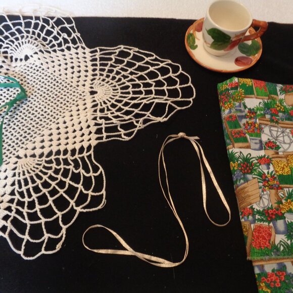 FRANCISAN SM APPLE CUP & SAUCER OLD LG DOILY RIBBONS GARDEN FABRIC LOT - Picture 2 of 16